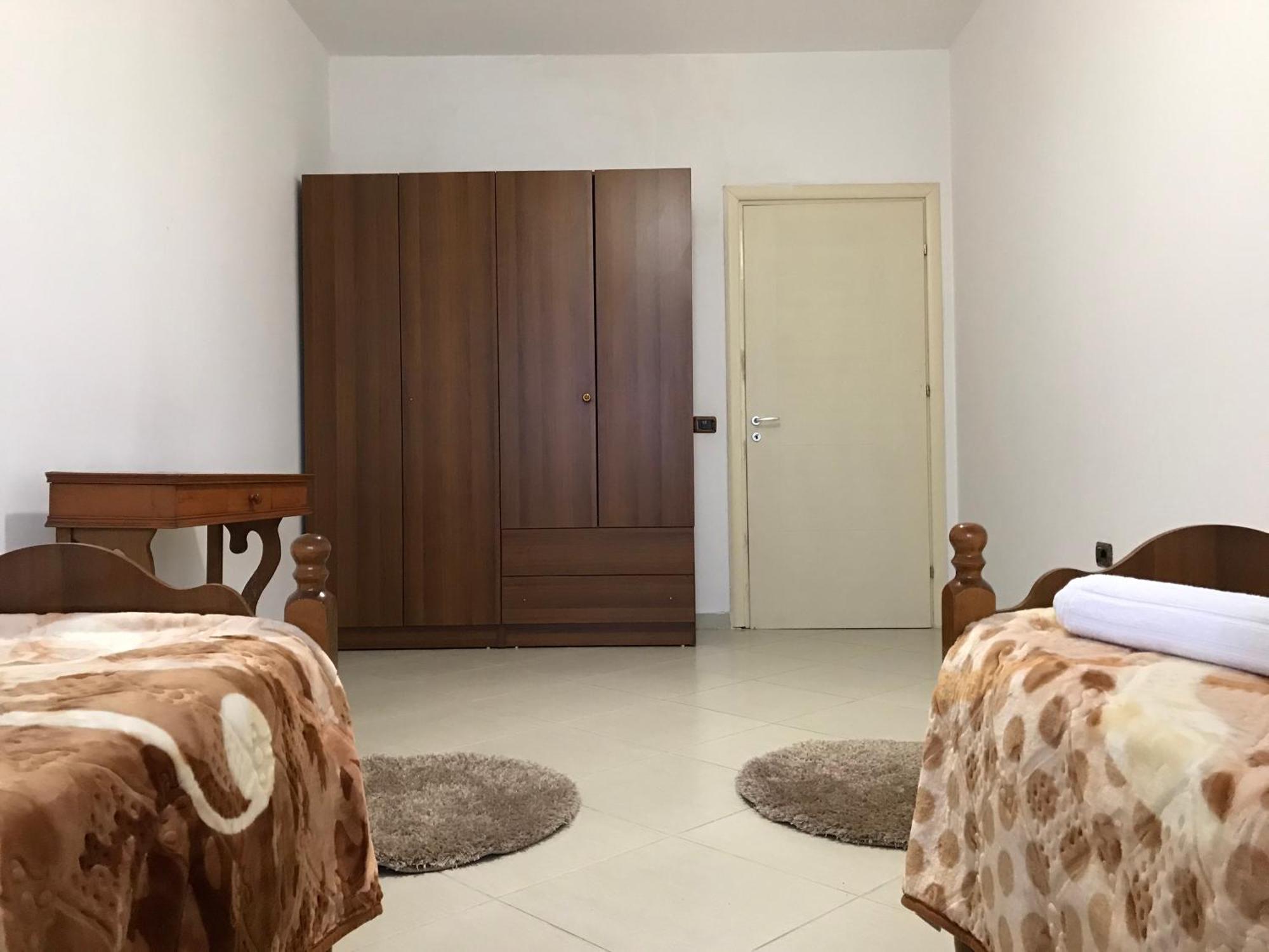 Home Sweet Home 1 - Guest House Tirana Rum bild