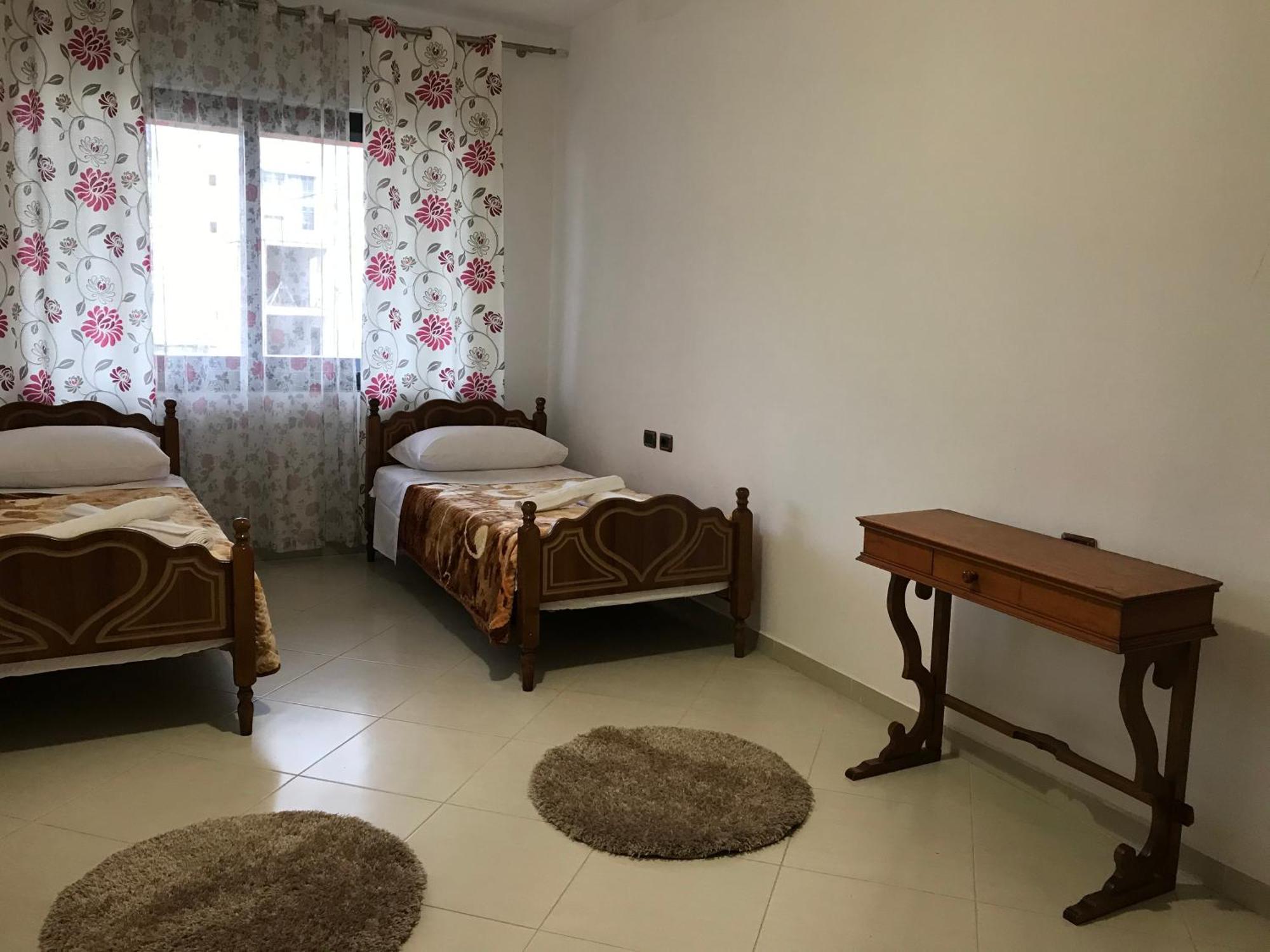 Home Sweet Home 1 - Guest House Tirana Rum bild